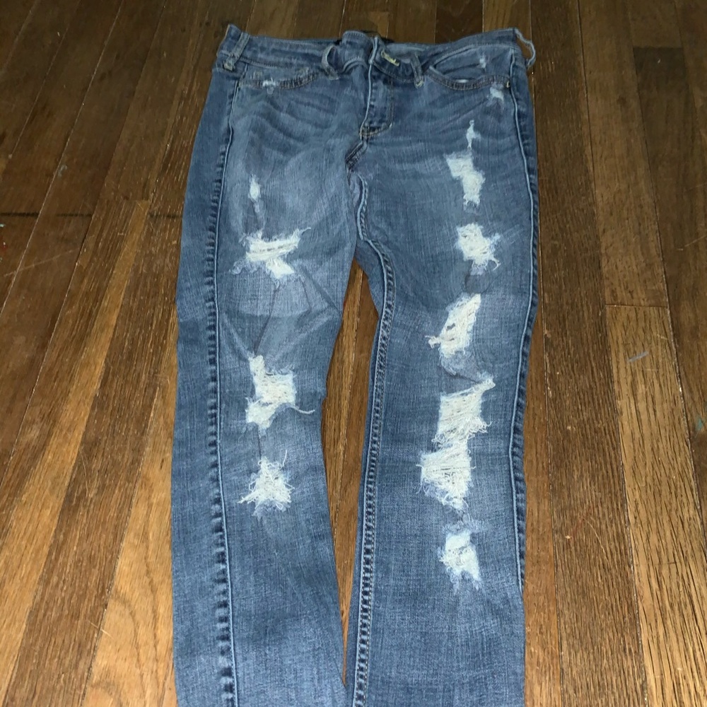 Hollister supper skinny jeans (29 waist size 9 )